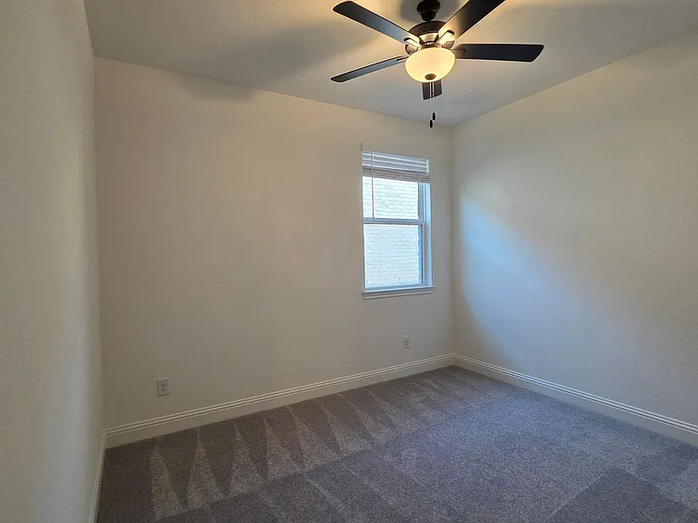 1513 Larson Ln — Photo 29