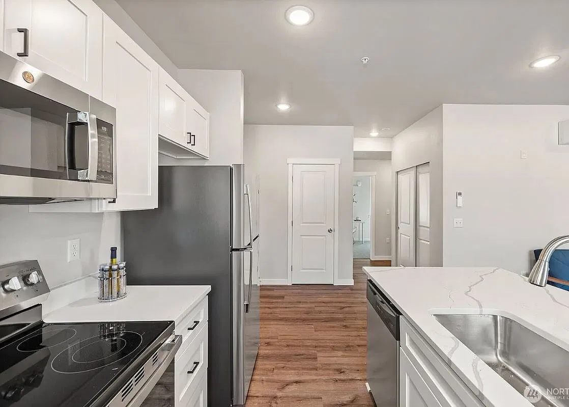 2 bed, 795 sqft, $1,995 — Photo 4