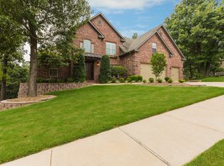 1300 NE Bluff Spring Ave, Bentonville, AR 72712