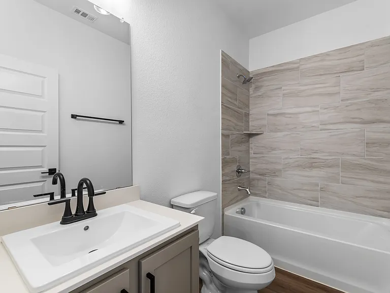 1227 Stockton Trl — Photo 5