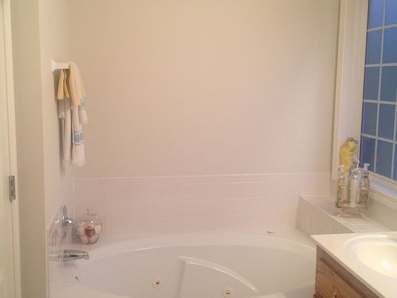 5th image of 213 Woodhaven Dr