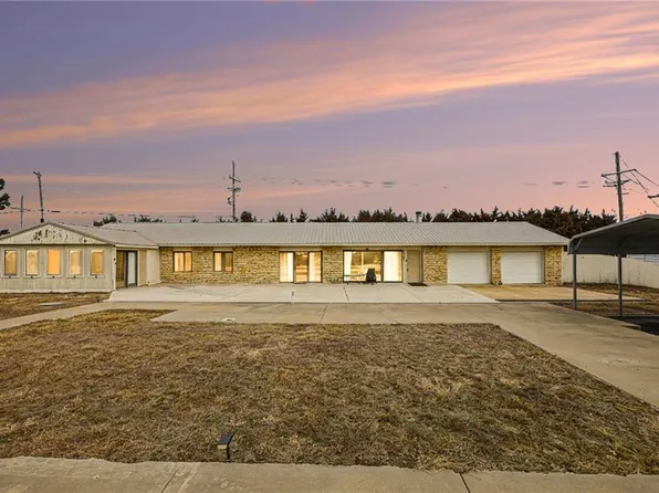 12100 Hedge Lane Ter, Olathe, KS 66061