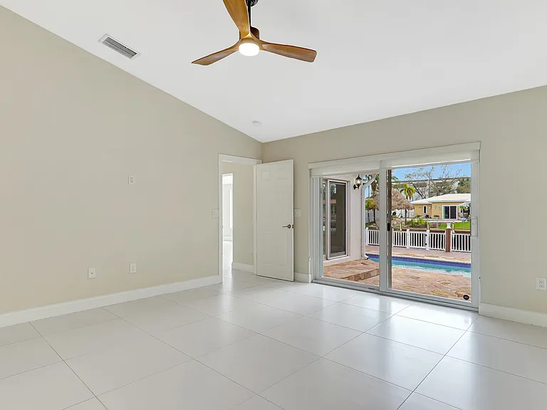 1412 NE 53rd Ct — Photo 29
