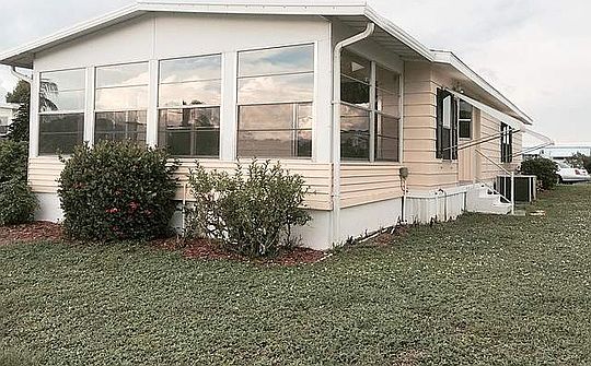 1st image of 412 NE Jade Cir