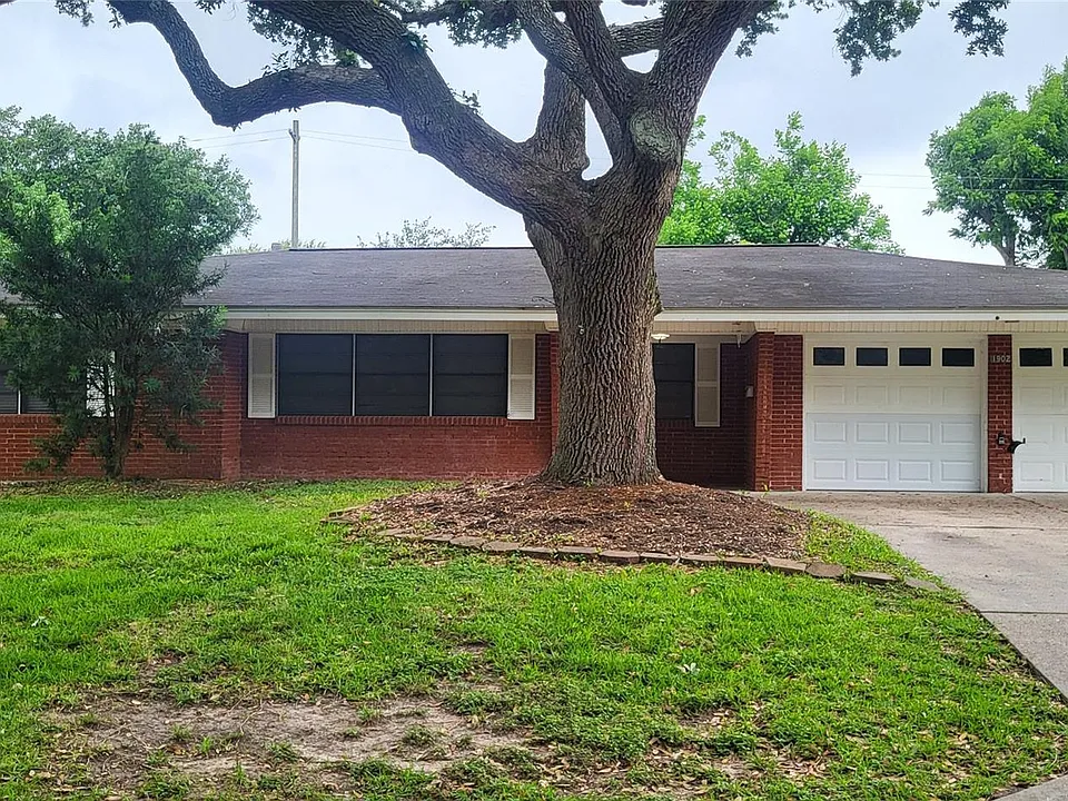 1902 Amy Dr