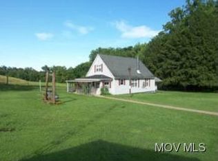 1667 N Oak Grove Rd, Williamstown, WV 26187