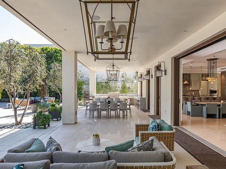 618 N Beverly Dr — Photo 29