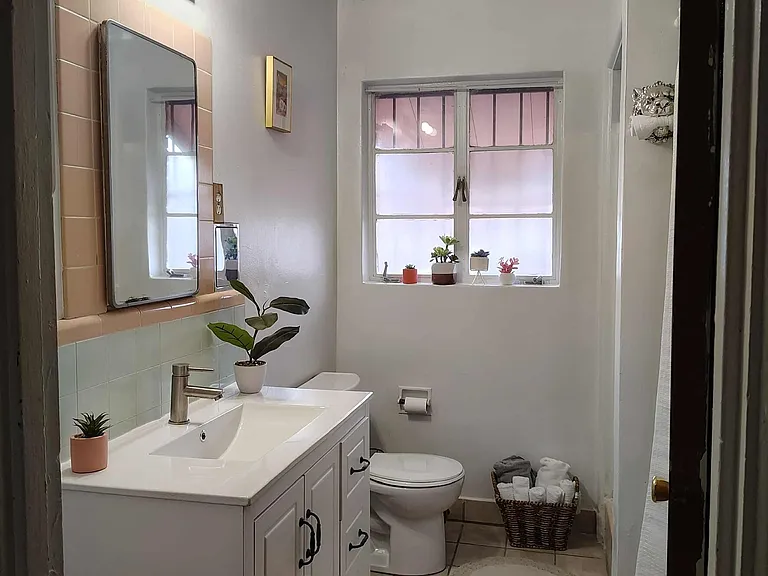 2825 E Manchester St — Photo 16