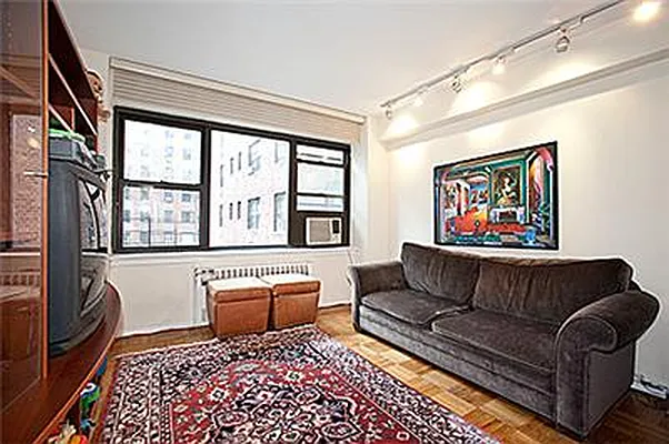 Sold by Maxwell Jacobs | media 5