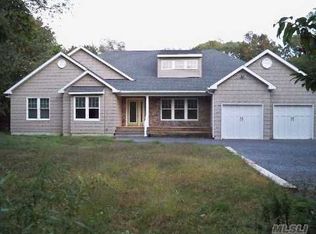 225 Barnes Rd, Moriches, NY 11955