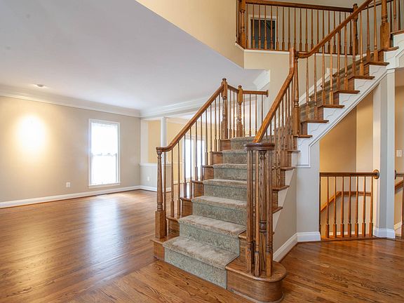 2nd image of 6303 Walden Woods Ct