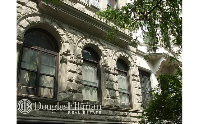 Rented by Douglas Elliman | media 19