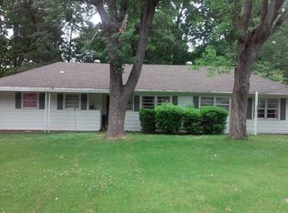 202 Eastview Ave, Camden, TN 38320