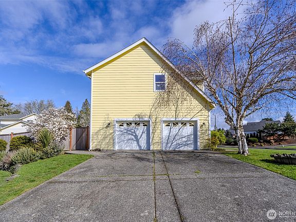2nd image of 1257 Cameo Court NE