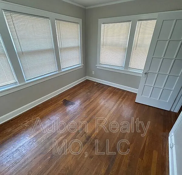 5426 Harrison St #2F — Photo 5