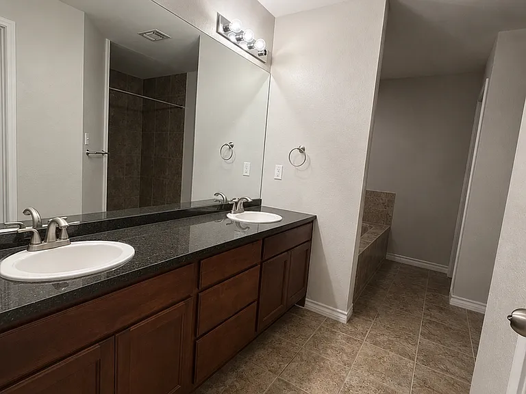 2829 Ricks Dr — Photo 6