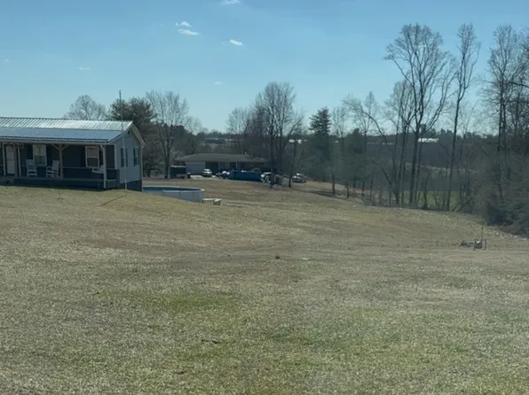 595 Lang Farm Rd, Marietta, OH 45750