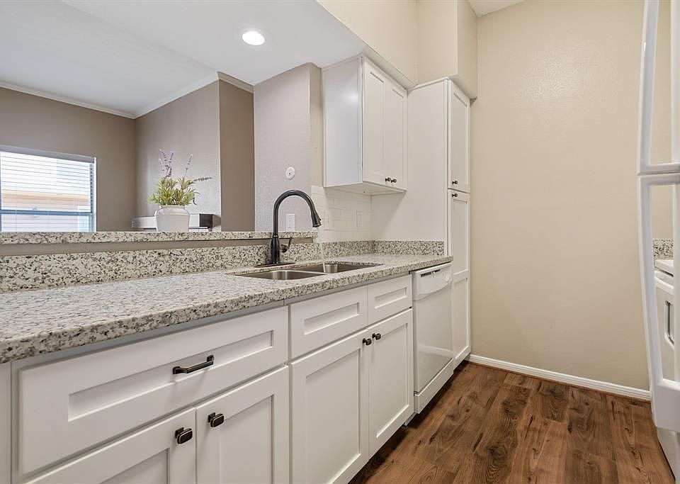 1st image of 708 Bering Dr Unit 708F