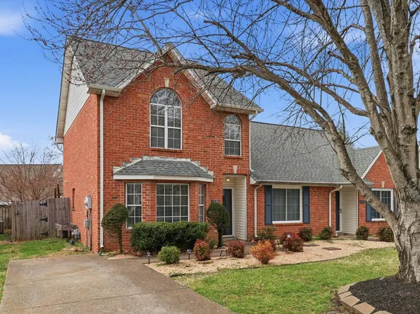 1330 Shearron Ct, Murfreesboro, TN 37130