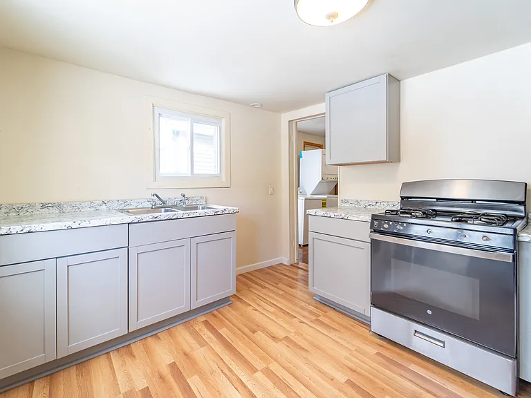 75 Diem St — Photo 13