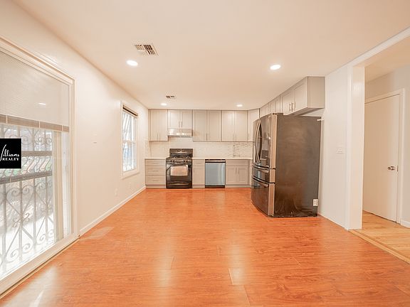 4th image of 922 Jefferson Ave #1