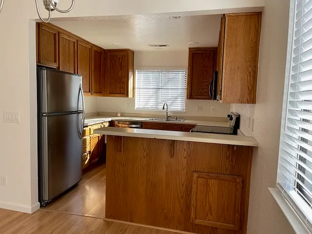 3 bed, 1317 sqft, $3,000 — Photo 4