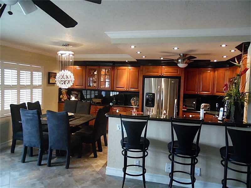 1st image of 4085 Oakridge U #4085