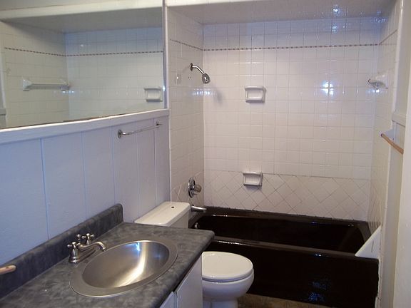 Main Bathrom