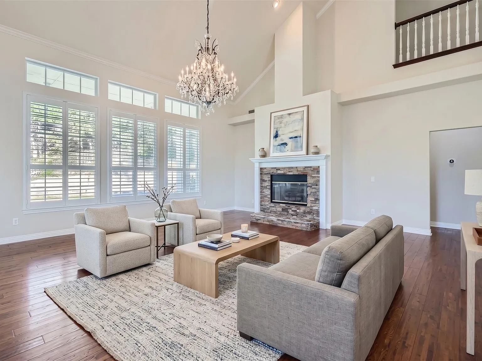 4 bed, 3.5 bath, 3517 sqft, $6,000 — Photo 2
