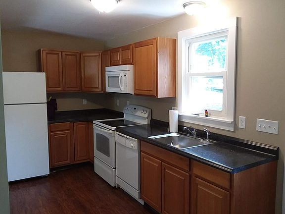 3rd image of 161 E Lake St