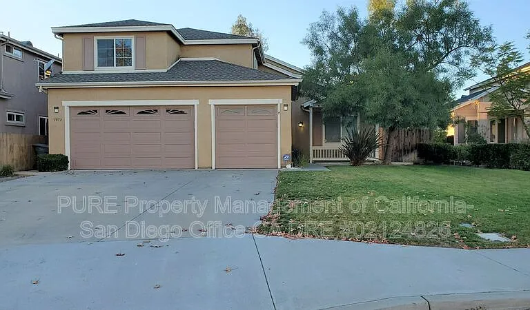 1073 Princess Kyra Pl — Photo 1