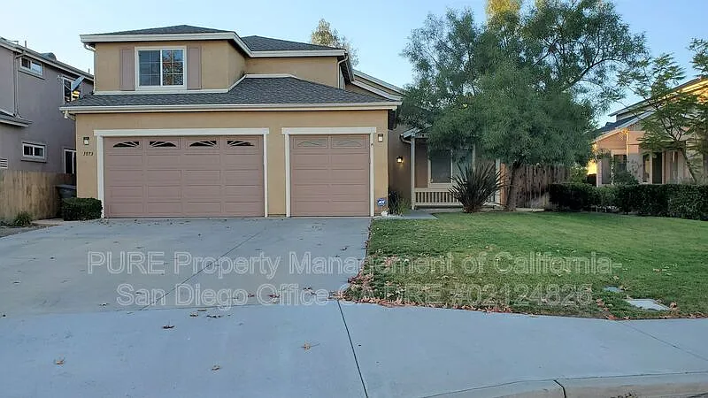 1073 Princess Kyra Pl
