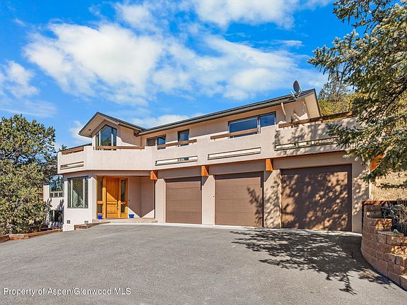 2nd image of 593 Wooden Deer Rd