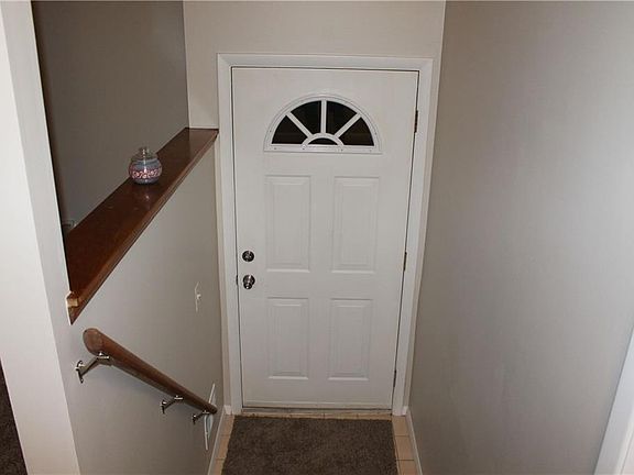 3rd image of 32 Florendin Dr