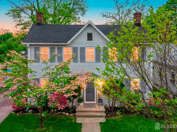 33 Kossman St, East Brunswick, NJ 08816