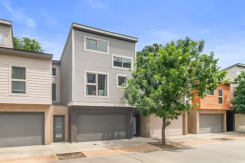212 Highland Oaks Ln Photo 1