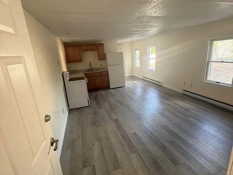 31-37 Leicester St #3 — Photo 7