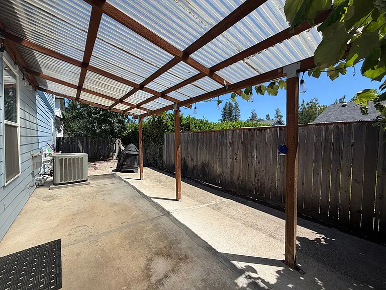 19076 York St — Photo 13