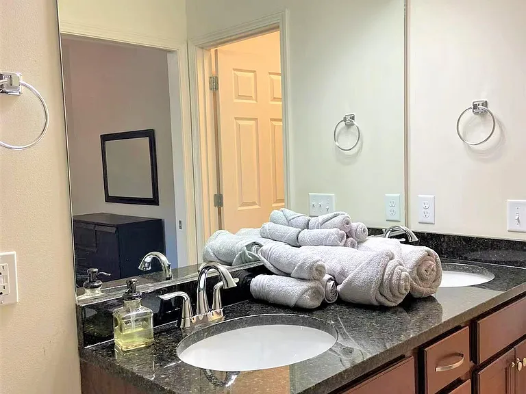 2222 Brooke St — Photo 33