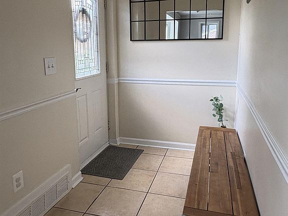 5th image of 16655 Admiral St