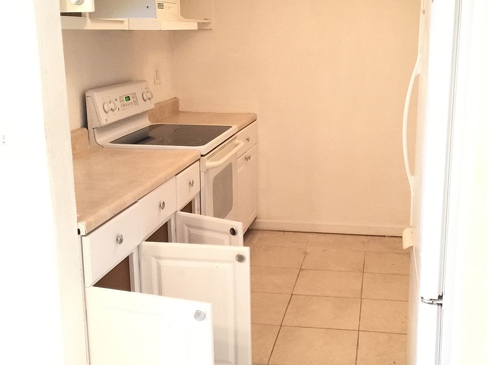 1st image of 1855 NE 121st St APT 6