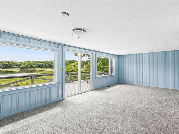 2nd image of 345 Quaker Rd