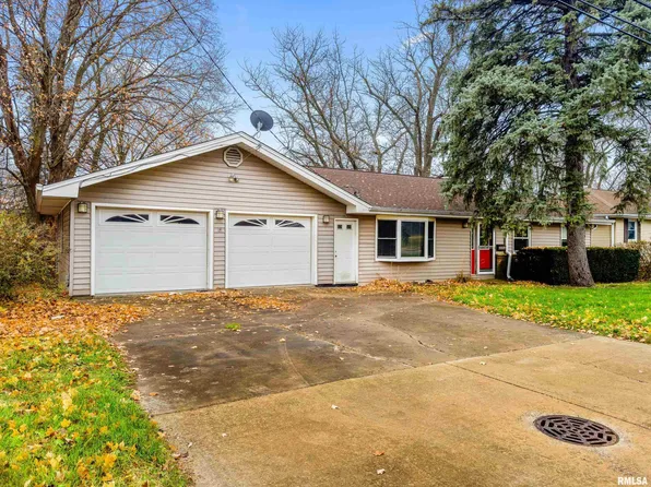 5112 Pfeiffer Rd, Peoria, IL 61607