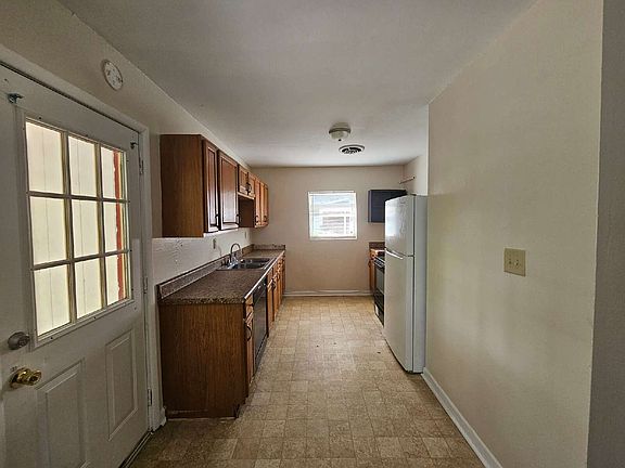 3rd image of 6426 Wagner Rd