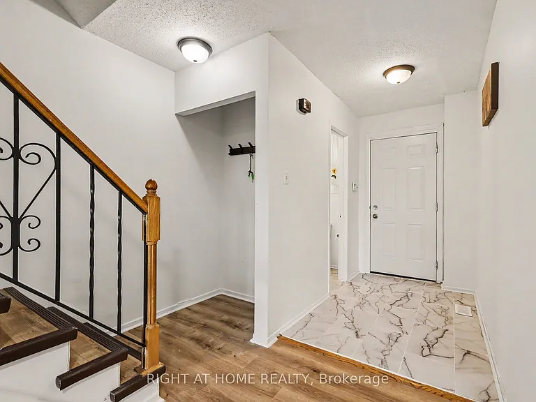980 Gulf Pl #207 — Photo 5