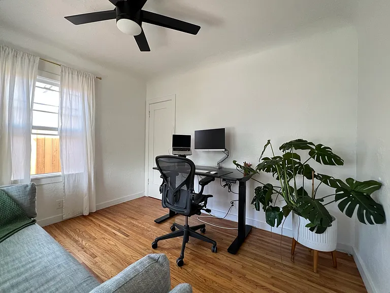 2832 S Rimpau Blvd — Photo 11