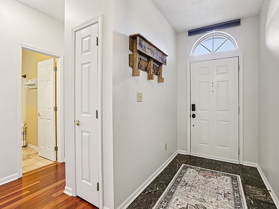 5th image of 629 Beaverbrook Dr