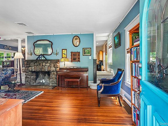5th image of 22 Grandview Avenue