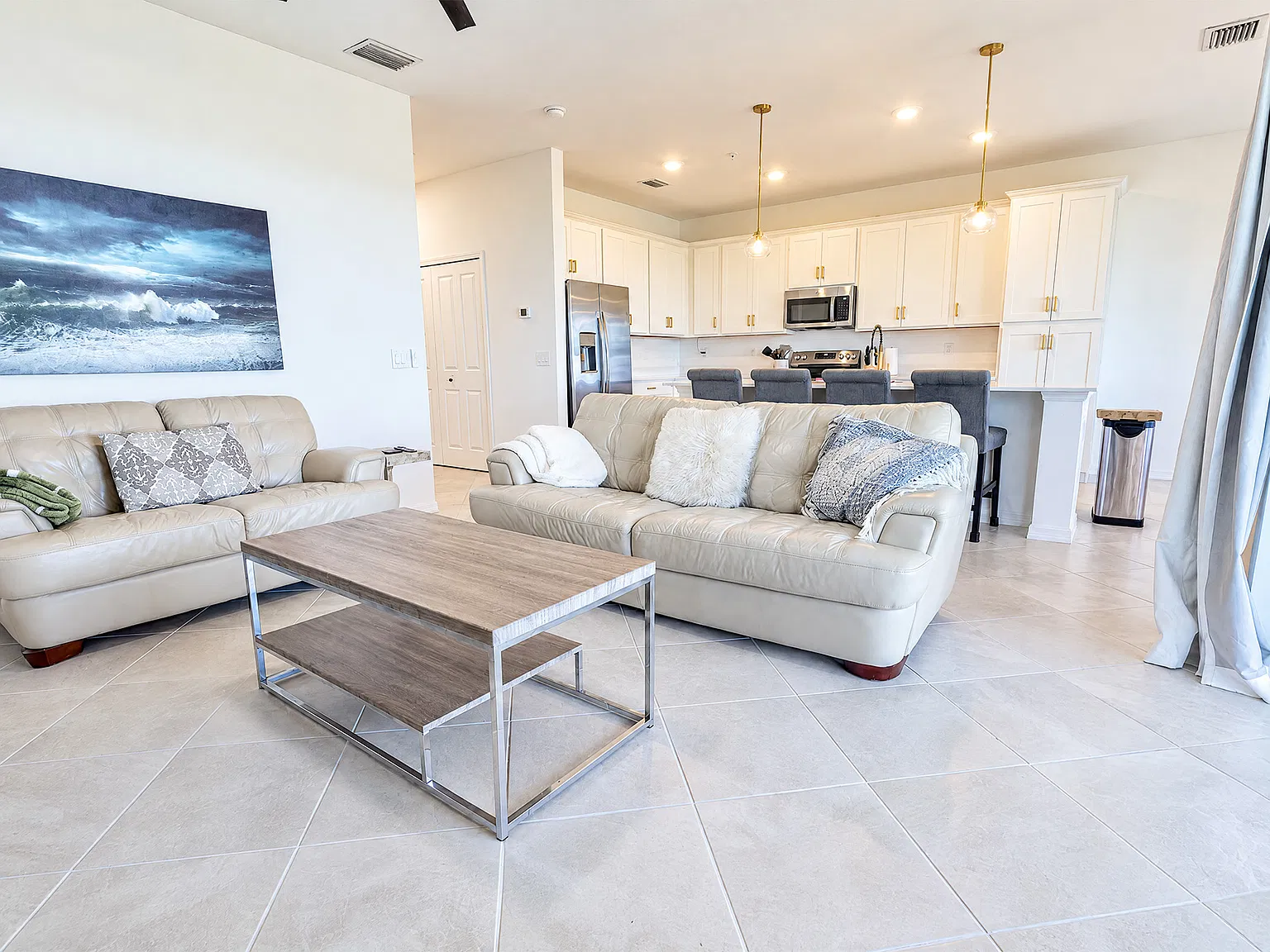 2 bed, 1200 sqft, $2,135 — Photo 4