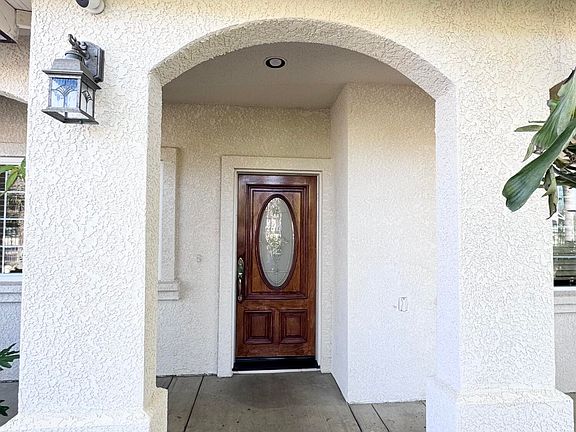 5th image of 835 E Costner Street